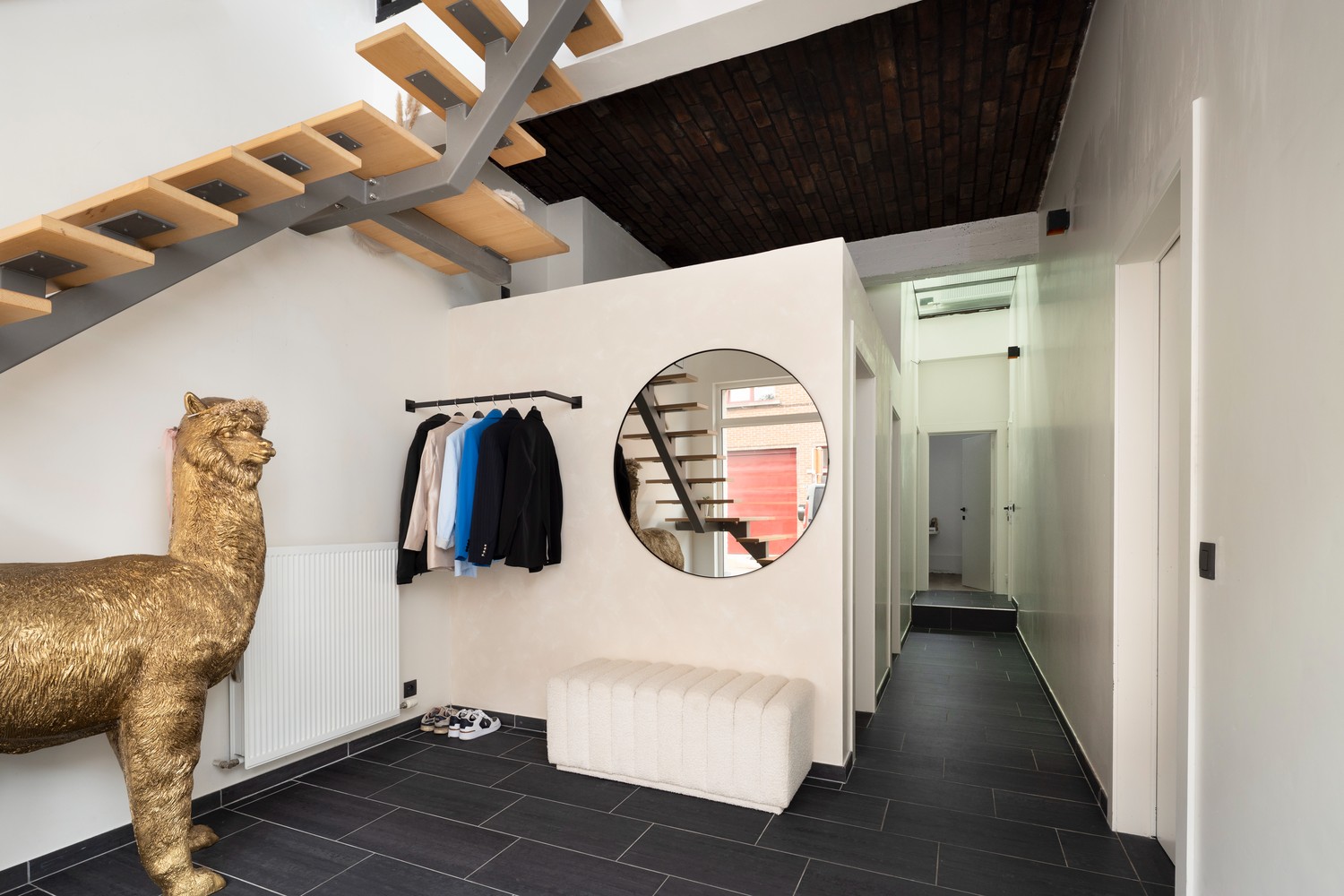 Unieke loftwoning met garage in rustige straat te Lier - foto 4