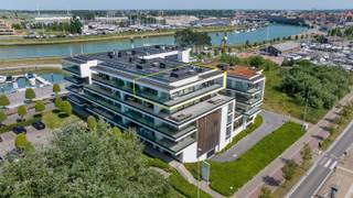 Wie droomt van wonen in een rustige en prachtige omgeving met winkels, horeca en grootwarenhuizen op wandelafstand, voelt zich meteen thuis in...