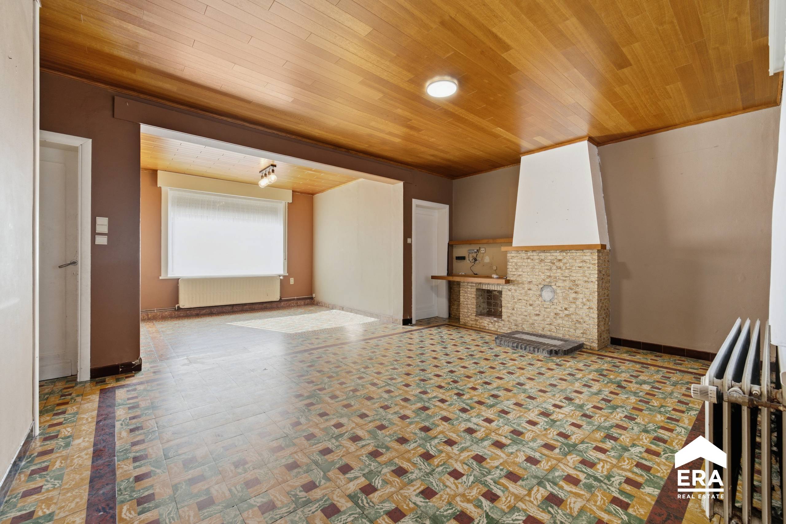Ruime woning met 3slpk, dubbele garage, tuin en uitweg - foto 5