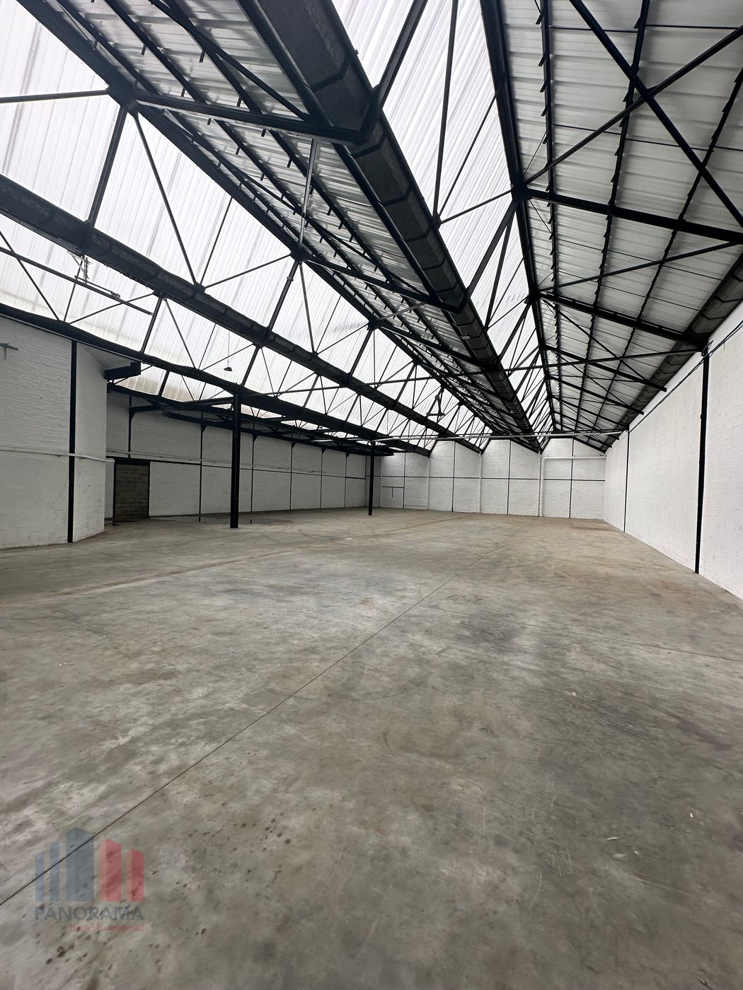735 m² de ZONE D'EMPLOI INFLATABLE A VENDRE - photo 3
