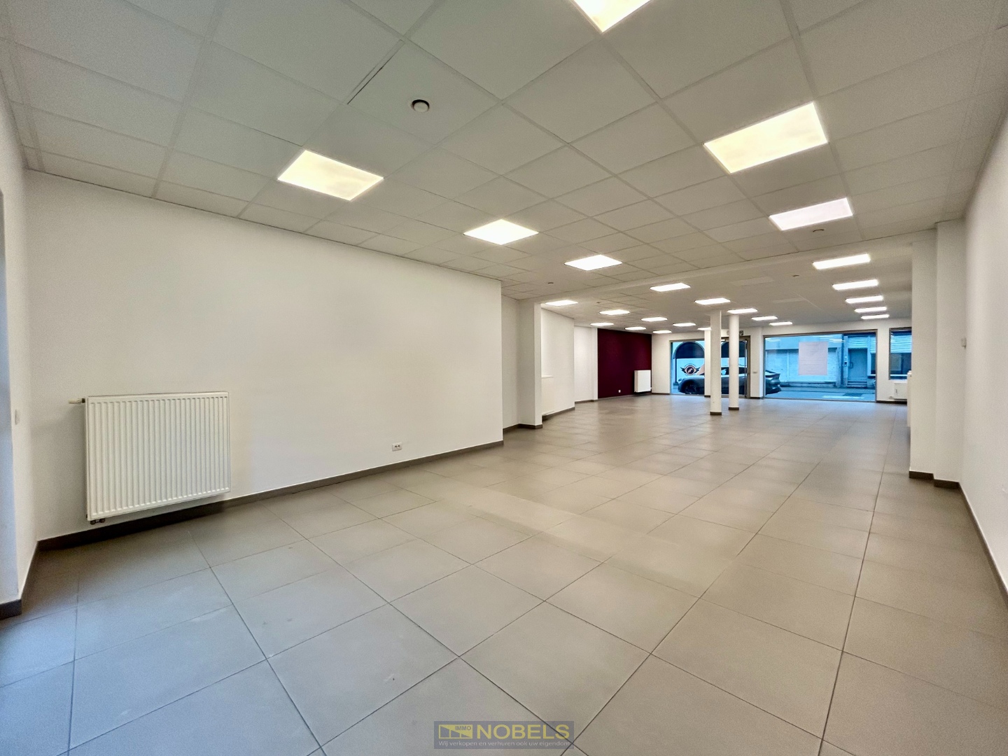 Te huur, multifunctineel handelspand met 2 staanplaatsen in Bevere - foto 2