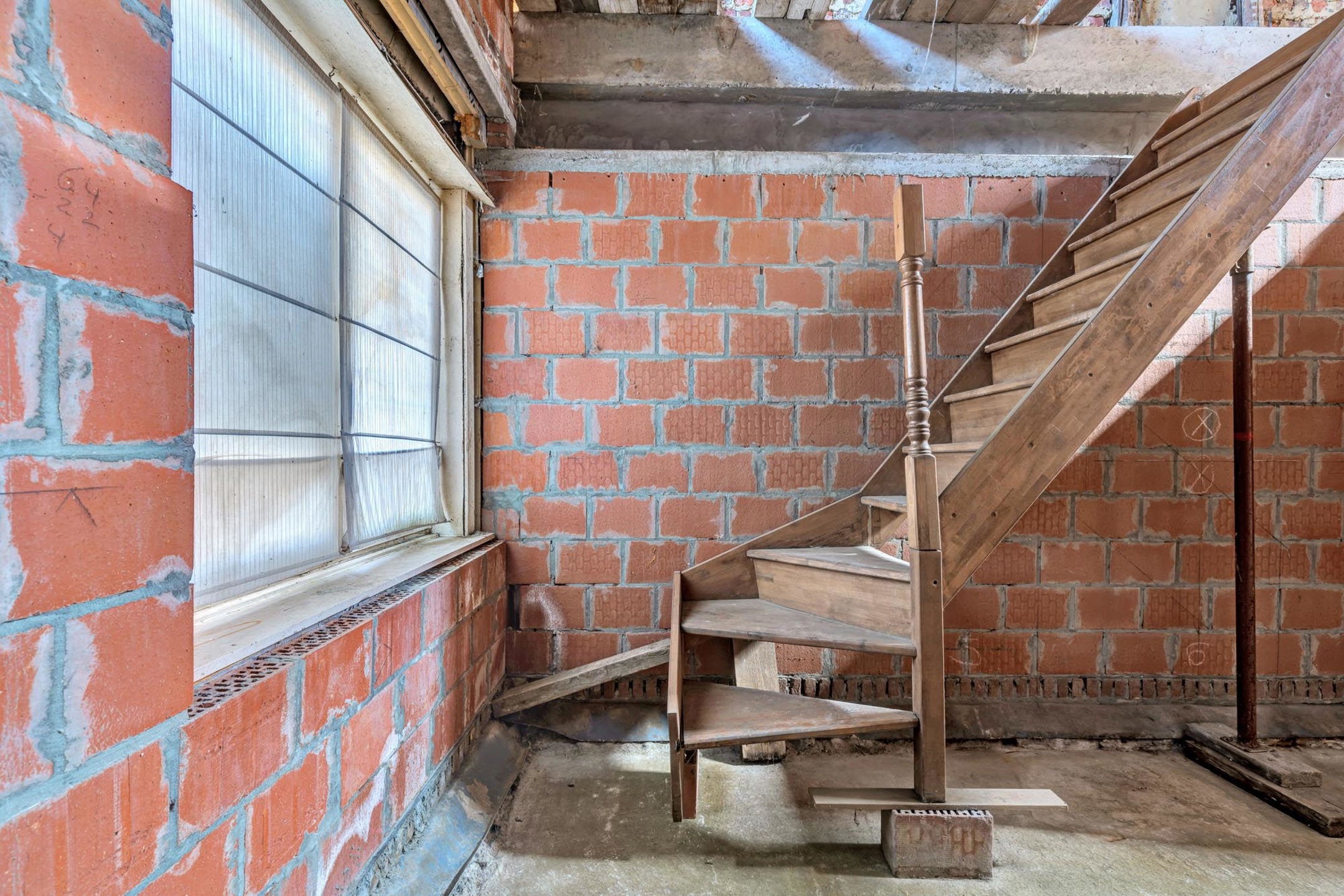 Te renoveren woning op strategische locatie te Ninove - foto 4