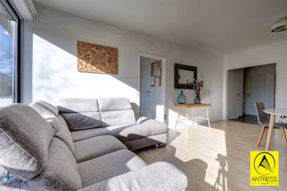 Twee-slaapkamerappartement te koop in een rustige wijk van Edegem. Dit aantrekkelijke appartement van ca. 85 m² is gelegen op de eerste verdieping. -...