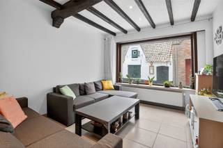 <p><span>Spacious family home with 4 large bedrooms located on a quiet street right downtown. </span></p><p><span>The house has undergone the necessary refreshment works in recent years. </span></p><p><span> </span></p><p><span> </span></p>