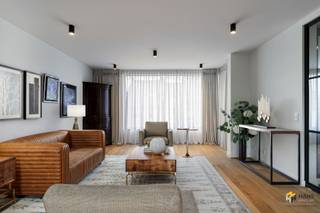 Instapklaar duplex appartement (170 m²) met 2 slaapkamers en terras in Kapellen. Het pand is centraal gelegen in het dorpscentrum, pal tegenover het...