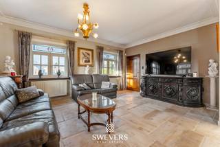 Voor meer info en foto’s, surf naar www.swevers.be – In een rustige woonwijk in Houthalen vind je deze vrijstaande woning met een...