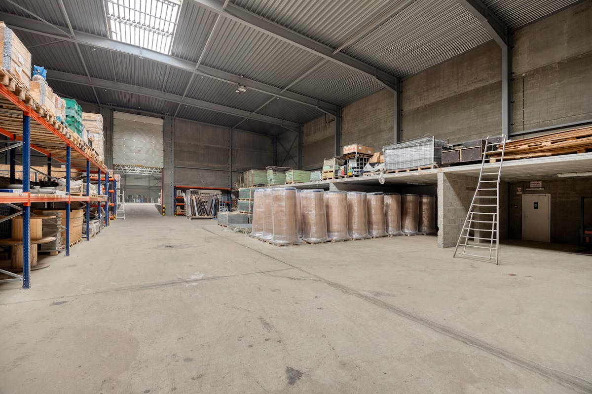 Magazijnen (14.176 m²) met kantoren te koop in Tongeren - foto 5