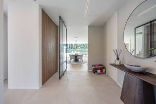 In the coveted Sterrebos in Stevoort, we present to you this exceptional 2024 villa.A contemporary, high-end home where space, comfort and advanced...