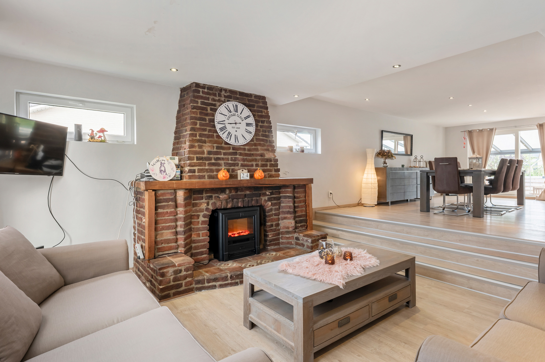 Gerenoveerde woning met 5 slaapkamers en tuin ! - foto 2