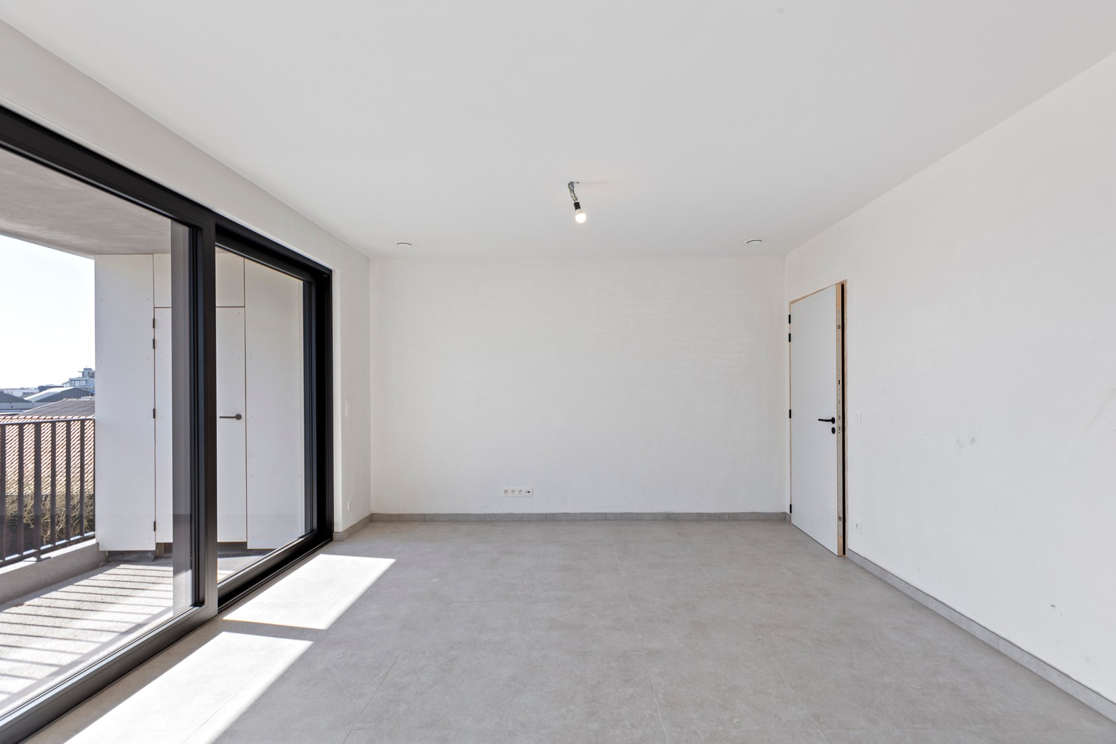 Ruim 2-slaapkamerappartement met meerdere terrassen in nieuwbouwresidentie te Veurne - foto 3