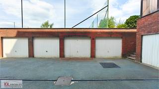 Immo Groot Leeuw vous propose ce box de garage situé à Sint-Pieters-Leeuw.La porte du garage est à ouverture manuelle, mais l’électricité y est déjà...