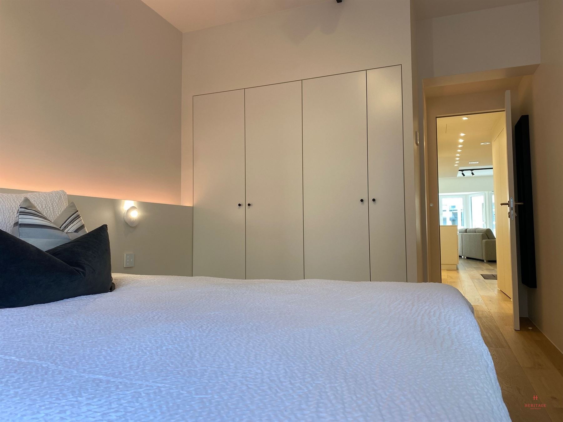 Modern, bemeubeld appartement vlakbij de zeedijk te Oostende - foto 4