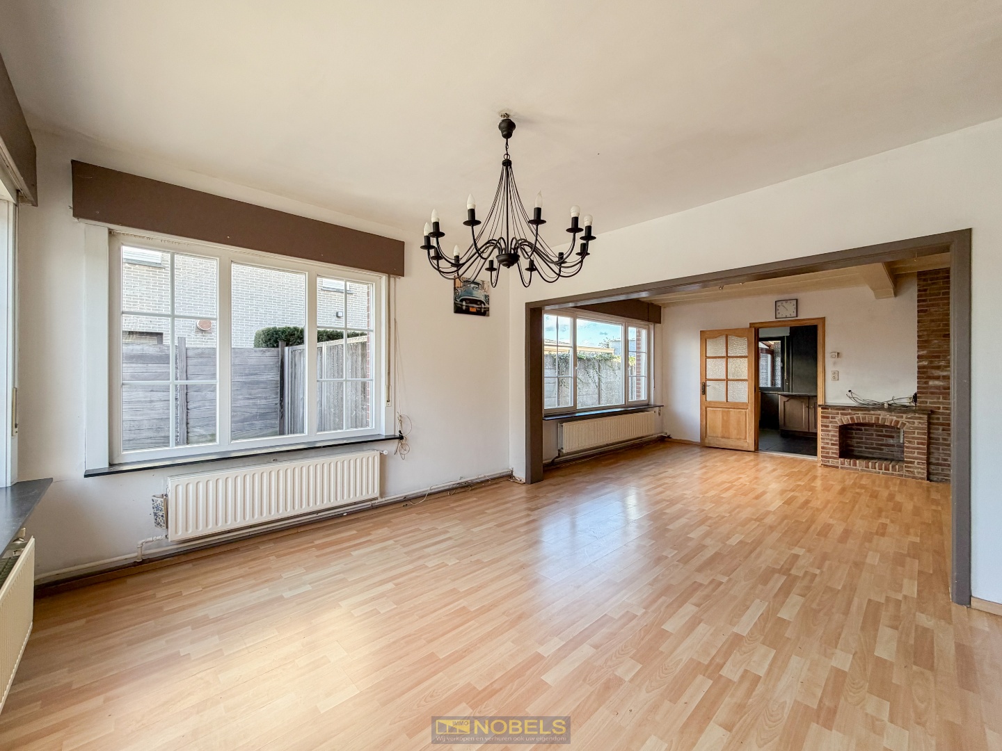 Te koop, Halfopen bebouwing met multifunctioneel bijgebouw op gunstige ligging te Nazareth! - photo 2