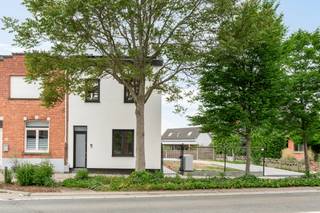 Gerenoveerde 3 - gevel woning in het centrum van Zemst