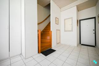 In het centrum van Izegem vinden we dit appartementsgebouw bestaande uit drie entiteiten. Alle drie de entiteiten zijn op heden verhuurd en...