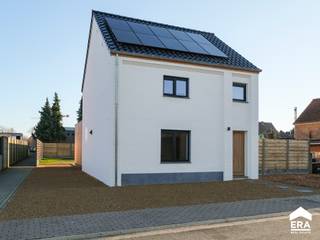 Volledig gerenoveerde woning te koop in het centrum van Bree. De huidige eigenaar heeft de woning volledig aangepakt van beneden tot boven...