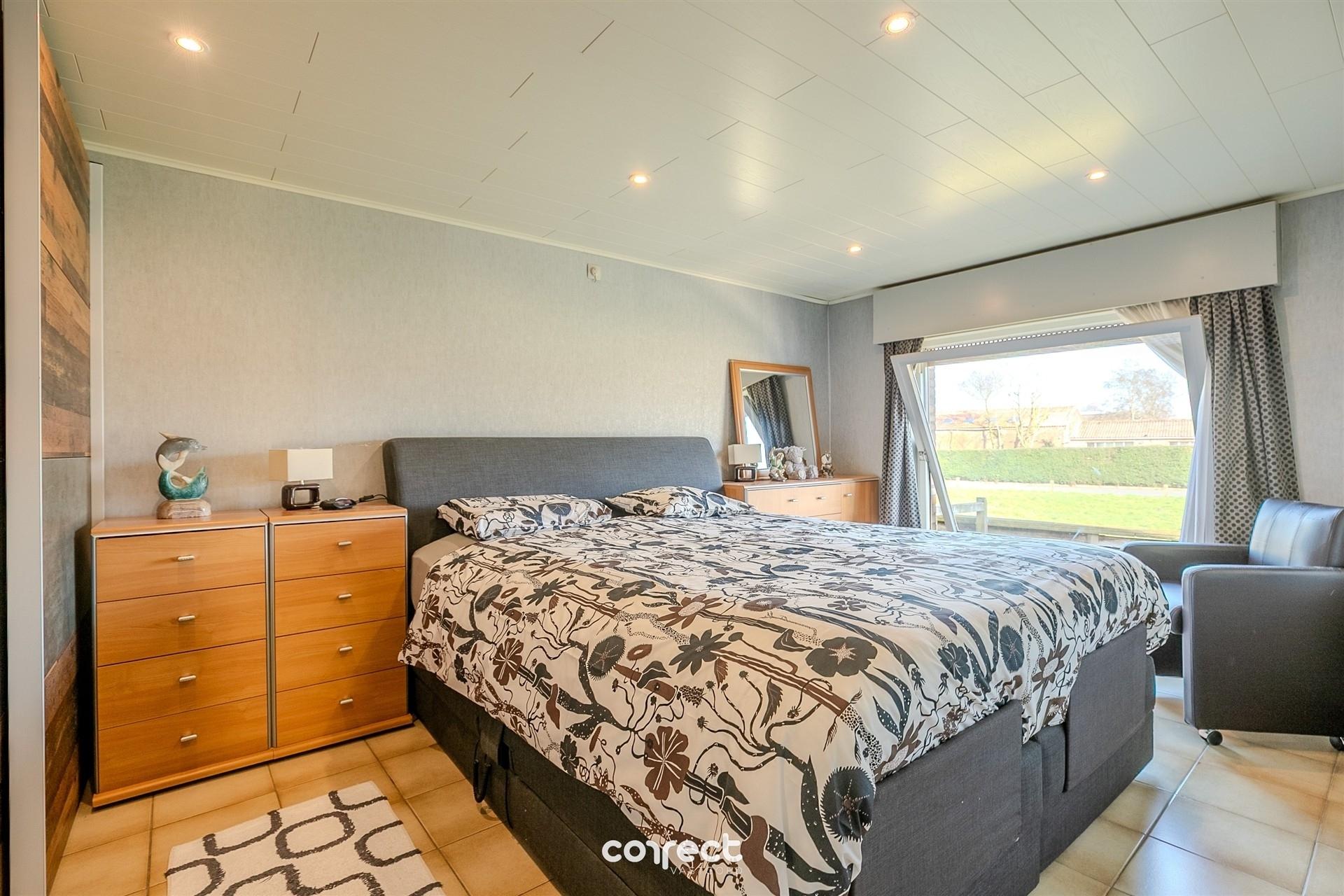 Karaktervolle alleenstaande woning met loods op 1.046 m² – wonen met ruimte en mogelijkheden in Beerst. - foto 5