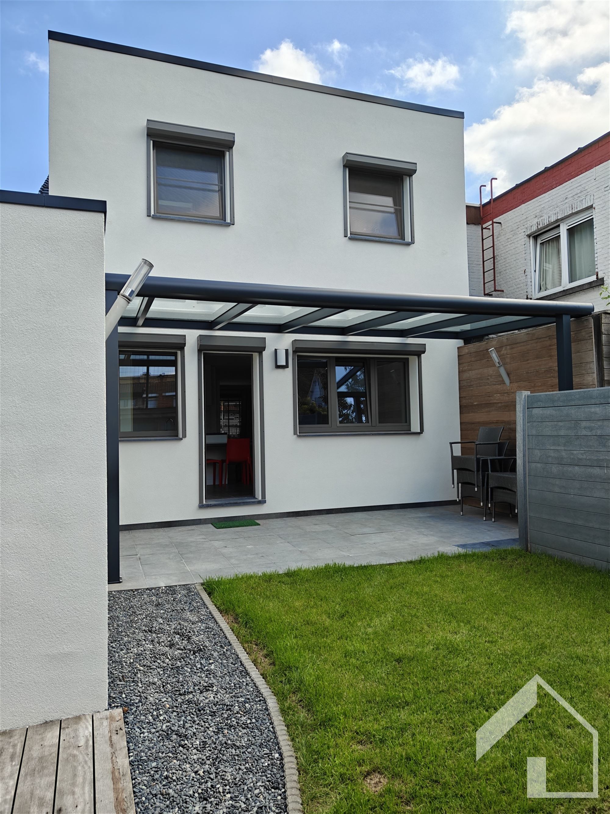 Totaal vernieuwde woning met 3 slaapkamers - foto 3