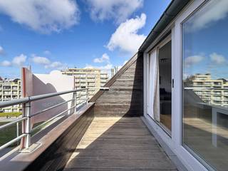 Dit lichtrijke en instapklare appartement is ideaal gelegen, op wandelafstand van de zee en de vaargeul van Nieuwpoort-Bad.Het appartement omvat een...