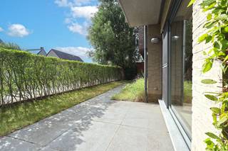 Bent u op zoek naar een zeer ruim, gelijkvloers, energiezuinig appartement (label B) met twee slaapkamers op een TOPligging in Melsele? Dan is...
