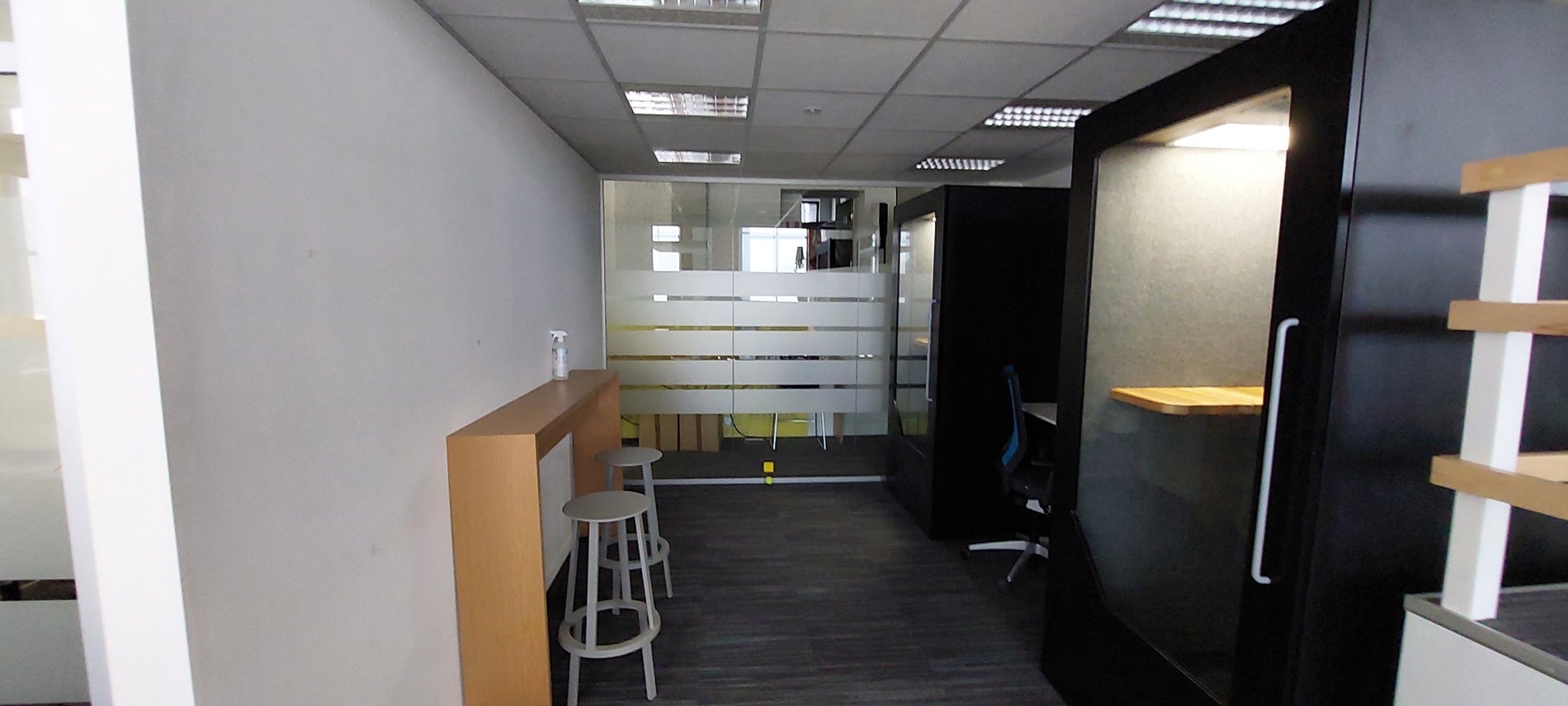 Top afgewerkt kantoor van 530m² nabij de Leieboorden - parking beschikbaar - foto 5