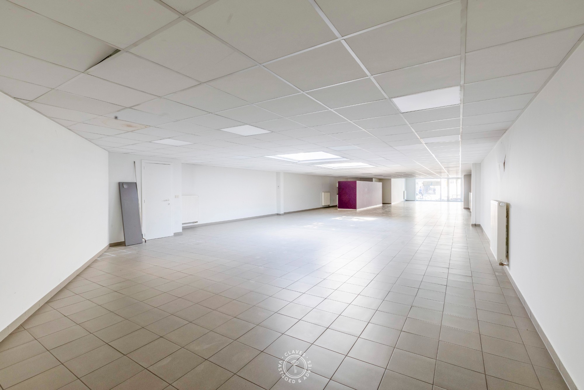 Commercial à louer à Saint-Nicolas - photo 3