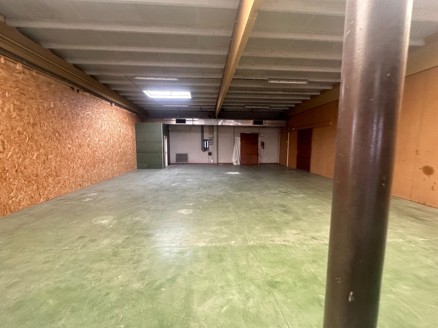 Loods van 360 m² op industriepark van Houthulst - foto 5