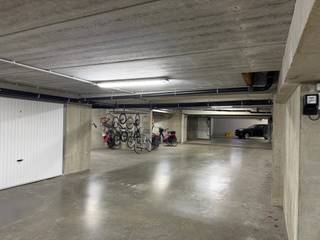 Garagebox te koop gelegen aan de jachthaven van Zeebrugge in residentie New Large Park
Ben jij op zoek naar een ruime garagebox gelegen op de -1 verdieping contacteer makelaar Stéphanie 0472 77 86 60 of stephanie@keyimmo.be voor een bezoek. 