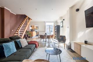 Welkom in deze charmante woning, ideaal gelegen op wandelafstand van het bruisende centrum en station van Aalst. Deze eigendom combineert een...