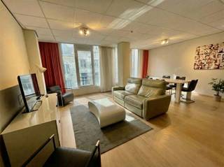 Dit gemeubeld en instapklaar appartement, recent opgeleverd in 2014, bevindt zich op de tweede verdieping in de perfect onderhouden...