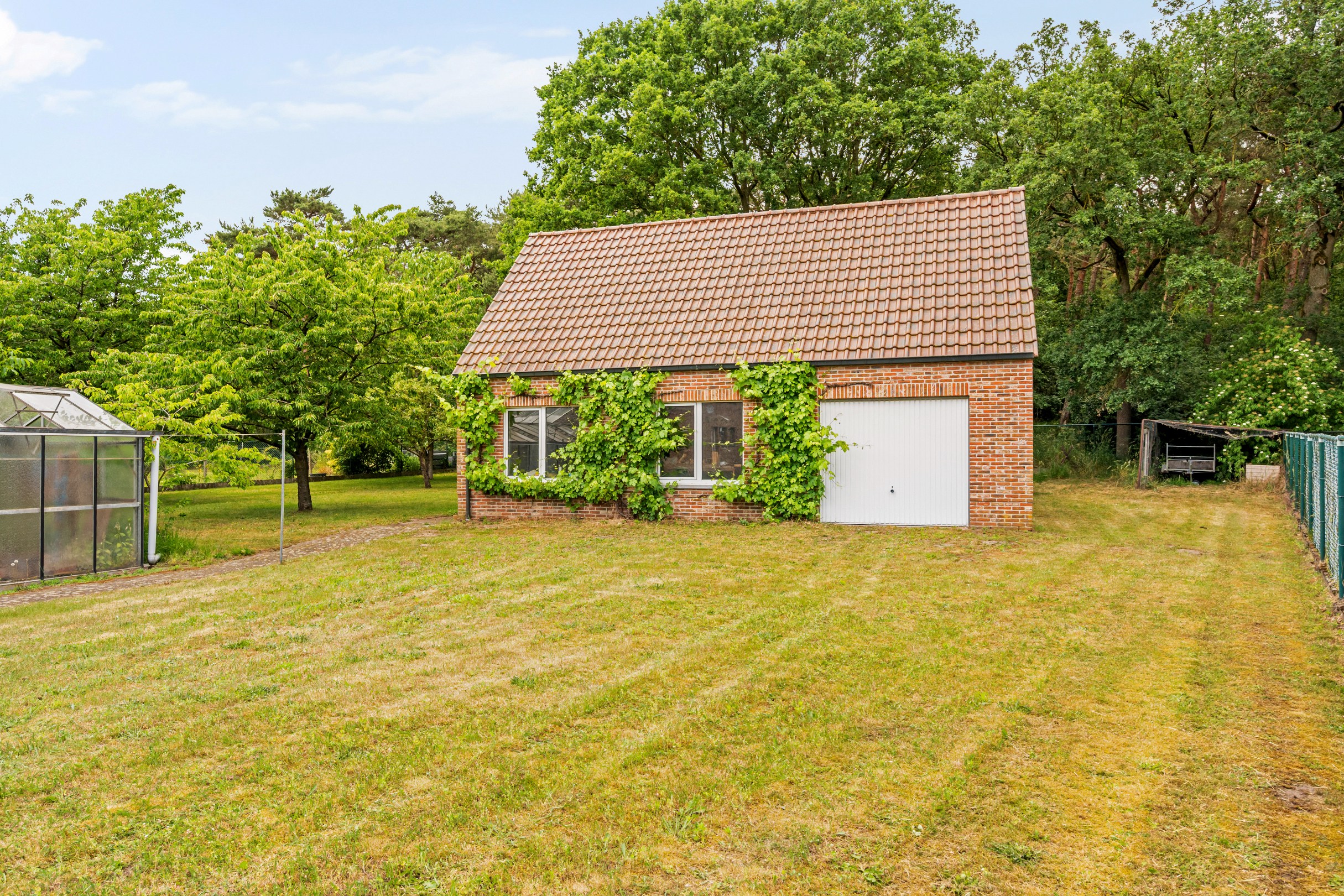 Groen gelegen villa met bijgebouw op perceel van +/- 2.262m² te Lichtaart/Kasterlee! - foto 4