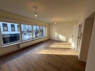 Te huur: Instapklaar appartement met 2 slaapkamers in centrum AalstDit recent gerenoveerde appartement is ideaal gelegen in het centrum van Aalst, op...