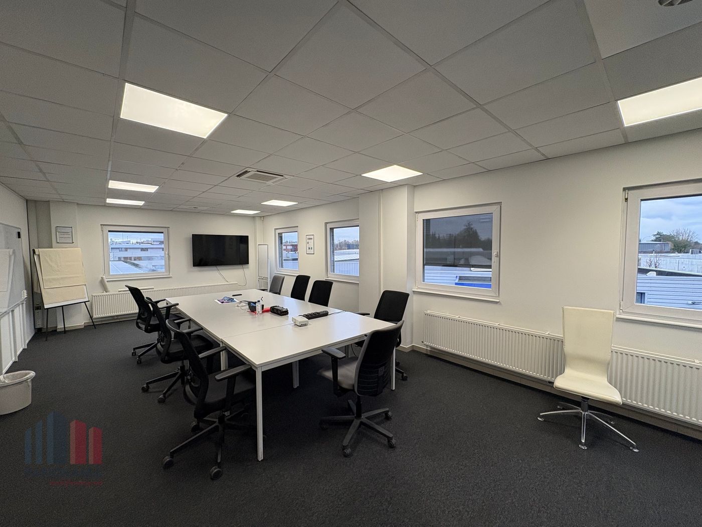 Instapklare kantoorruimte van 255 m² vlakbij The Loop en E40 - foto 3