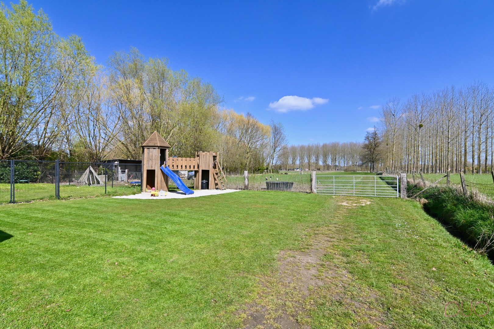 Gerenoveerd halfopen bebouwing op een prachtig perceel van 1h39a60ca inclusief weilanden - foto 5