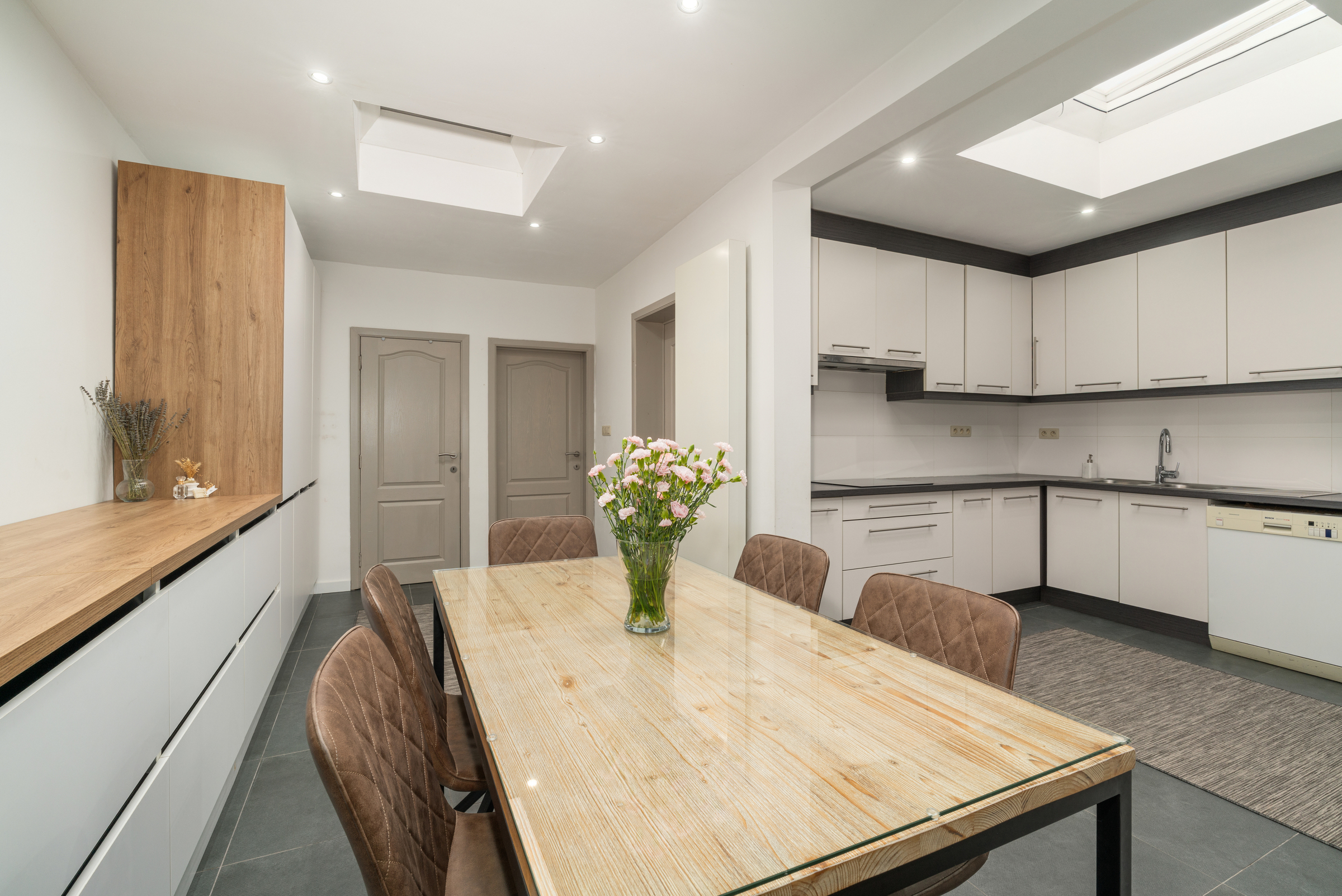 RUIME WOONST MET ZUIDGERICHTE TUIN IN ZELZATE - foto 5