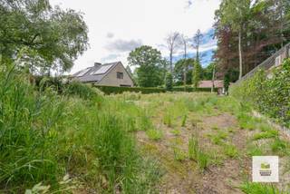 Ruim perceel bouwgrond (990m2) in idyllische omgeving te Lakebossen Zwevezele.Dit perceel bouwgrond zonder bouwverplichtingen is gelegen in de...