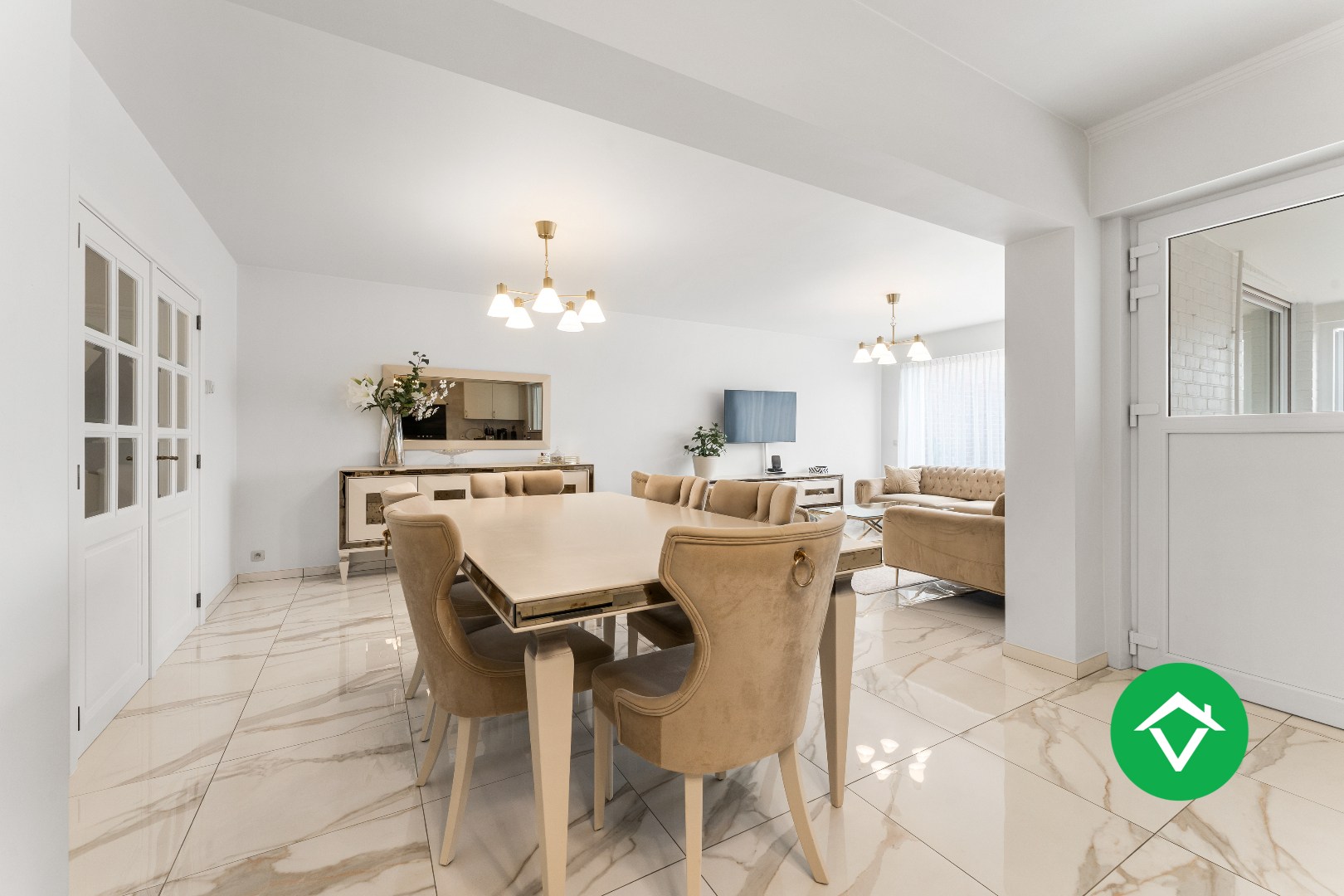 Ruime, instapklare woning met 5 slaapkamers, tuin en garage te Roeselare - foto 5