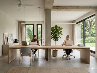 Werken in ’t Bloemenhof? Da’s Ravels!Welkom in handelspand A0.5. Een open lay-out van 70m² met terras van 8m².En jawel, normaal gesproken komen deze...