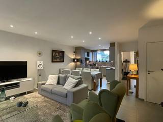 Moderne nieuwbouwwoning met 3 slaapkamers nabij het centrum van Lembeke. Ideale gezinswoning.Woning is TIP-TOP afgewerkt. Keuken is voorzien van alle...