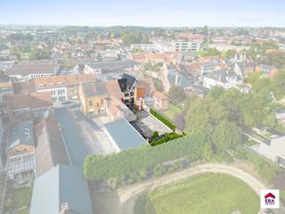 Uitzonderlijk kantoorgebouw op 654 m² met veel mogelijkheden in het centrum Tielt Prachtig pand met authentieke elementen die voor enorm veel...