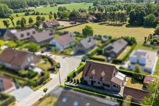 Ruime gezinswoning met 4 slaapkamers, 2 badkamers en zongerichte tuin in kindvriendelijke wijk.Gelegen in een rustige doodlopende straat in een...