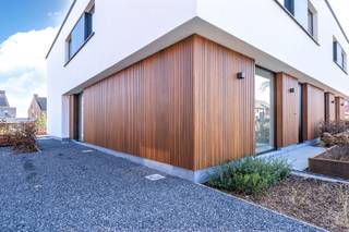 In de deelgemeente van Wuustwezel, Loenhout vindt u deze ruime en lichtrijke halfopen bebouwing. De woning biedt door zijn ligging een uiterst...