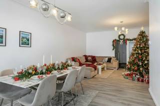 À deux pas de l'animé Zurenborg, au cœur de Borgerhout, vous découvrirez cet appartement récemment rénové, lumineux, charmant et plein de...