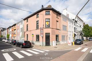 Deze charmante woning bevindt zich op toplocatie in Gent! (mobiscore 9,2/10!) op wandelafstand van Gent-Centrum en vlotte bereikbaarheid zowel...