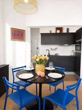 <p><span>Apartment Information</span></p><p><span>Located in a prime spot on Marnixplaats, this cozy, fully furnished one-bedroom apartment is on the second floor. The apartment has a floor area of approximately 70 m² and features a pleasant living area, a fully equipped kitchen, one bedroom, and a bathroom. There is also a connection for a washing machine. A special highlight is the cozy terrace overlooking Marnixplaats, which offers enough space for a small table and a chair. Thanks to its central location, shops, restaurants, and public transportation are all within walking distance. Ideal for those who want to live comfortably in a fully furnished apartment in a lively and sought-after location in ‘t Zuid. </span></p><p><span> </span></p><p><span>Layout</span><span> </span></p><ul><li><span>Spacious and cozy living area with an adjoining fully equipped kitchen.</span></li><li><span>From the living area, there is access to a central hallway that connects the various rooms.</span></li><li><span>The bathroom is accessible via the hallway and equipped with the necessary fixtures.</span></li><li><span>Separate bedroom with ample space for a double bed and storage options.</span></li><li><span>Cozy terrace with space for a small table and chair and a view of Marnixplaats. </span></li></ul><p><span> </span></p><p><span> </span></p><p><span>Rental Terms </span></p><ul><li><span>Rent: 1,000 EUR/month.</span></li></ul><ul><li><span>Monthly expenses: 300 EUR/month (water usage for the apartment, utilities and maintenance of the common areas, and internet) </span></li></ul><ul><li><span>Availability: Immediate.</span></li></ul><ul><li><span>Security deposit: 3 months</span></li><li><span>Individual meters for electricity and gas.</span></li></ul><p><span> </span></p><p><span>Building</span></p><ul><li><span>Building consisting of a basement, a commercial ground floor, and 3 upper floors, each with 1 apartment.</span></li><li><span>No elevator.</span></li><li><span>Intercom available.</span></li></ul><p><span> </span></p><p><span>Location</span></p><ul><li><span>Prime location on Marnixplaats, in the vibrant Antwerp South district.</span></li><li><span>Easy access via public transportation and several Velo bike-sharing stations in the immediate vicinity.</span></li><li><span>Numerous cozy bars, restaurants, shops, and coffee shops within walking distance.</span></li><li><span>A short distance from, among other attractions, the Museum of Fine Arts, the Scheldt Quays, and Zuidpark. </span></li><li><span>MOBISCORE: 9.6/10.</span></li></ul><p><span> </span></p><p><span>*The information in this brochure is provided for informational purposes only: prospective tenants are responsible for obtaining, verifying, and interpreting this information on their own.</span></p><p><span> </span></p>