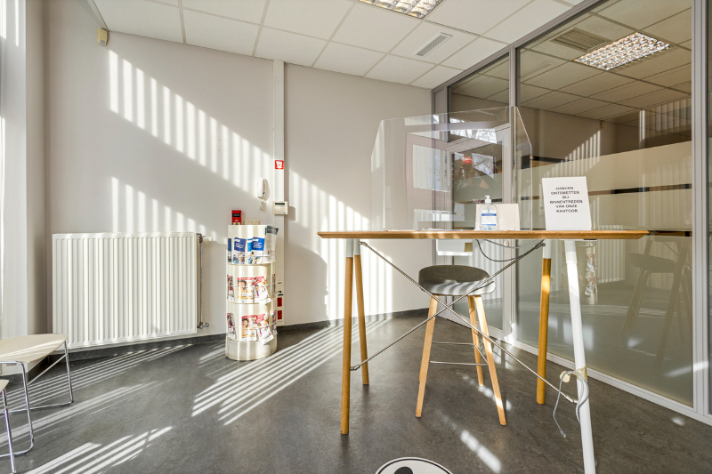 Kantoor van 490m² met parking op een TOPlocatie in centrum Eeklo! - foto 5