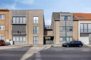 Luxueus appartement met open zicht en gezellig terras, volledig instapklaar. Goed gelegen op wandelafstand van het centrum. Eigentijds speciaal...