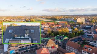 Recent appartement (2018) nabij het centrum en de Markt van Waregem, helemaal solo en bovenaan in Residentie "Arnoldus", slechts zeven...