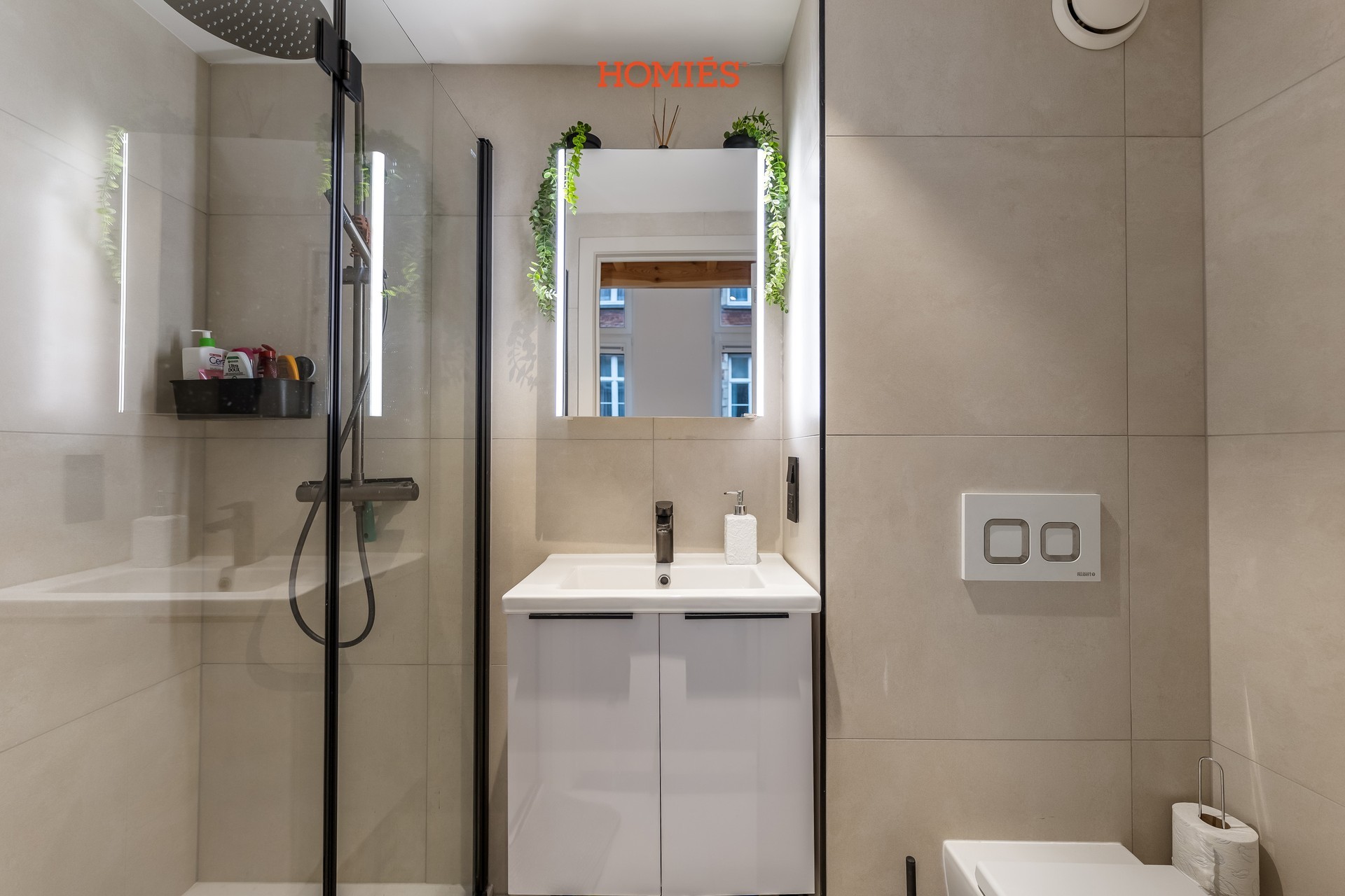 Ruime en verzorgde studentenkamer inclusief privébadkamer - foto 4