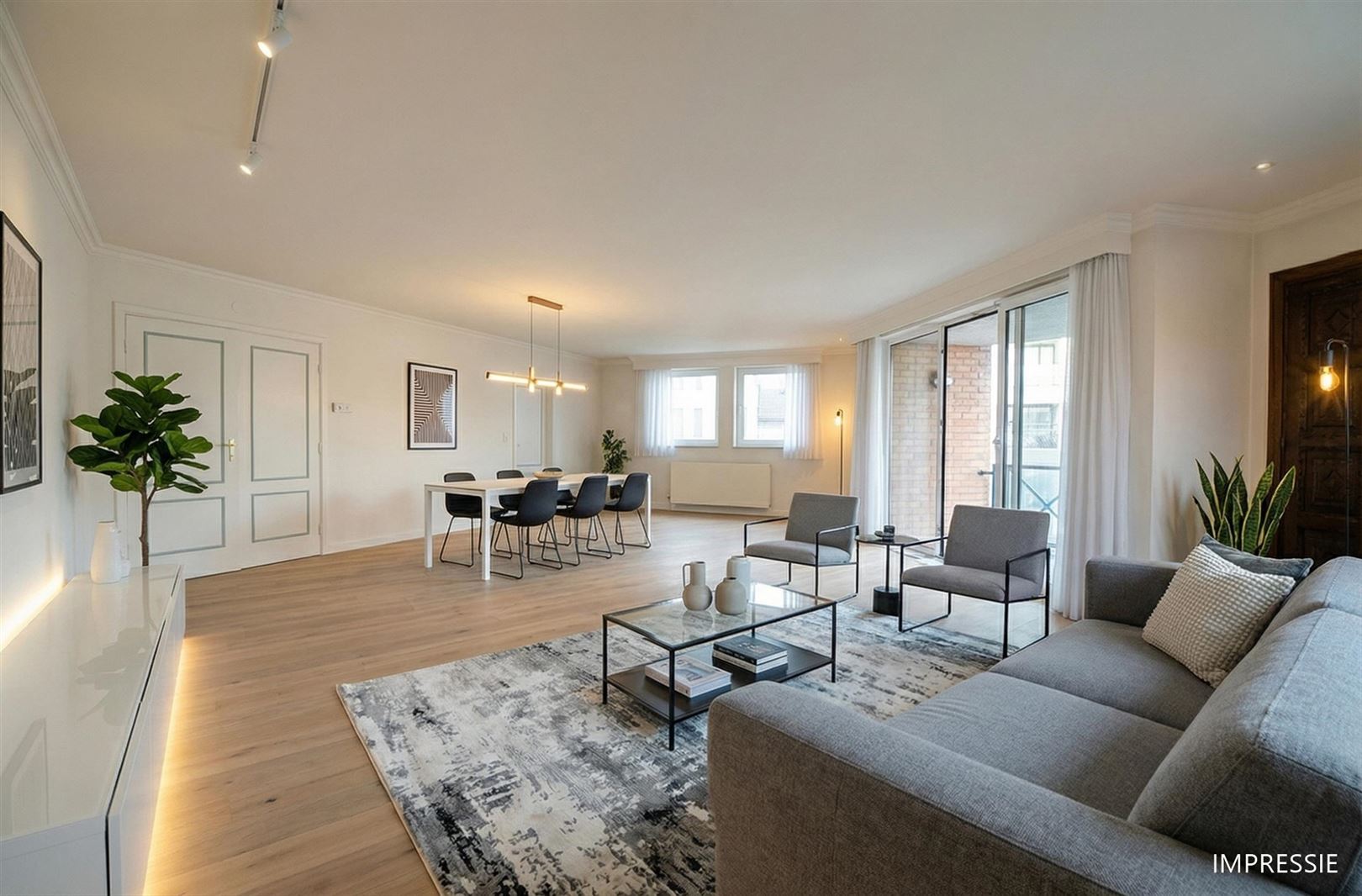 Ruim op te frissen appartement op wandelafstand van de stad - foto 4